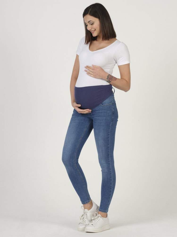 Джинсы EM для беременных и кормящих; голубой (Арт. 1406401170) Модные джинсы для беременных с удобным низким бандажом. Джинсы универсальные, можно носить и во время беременности и после родов.
Состав: хлопок 97% лайкра 3%