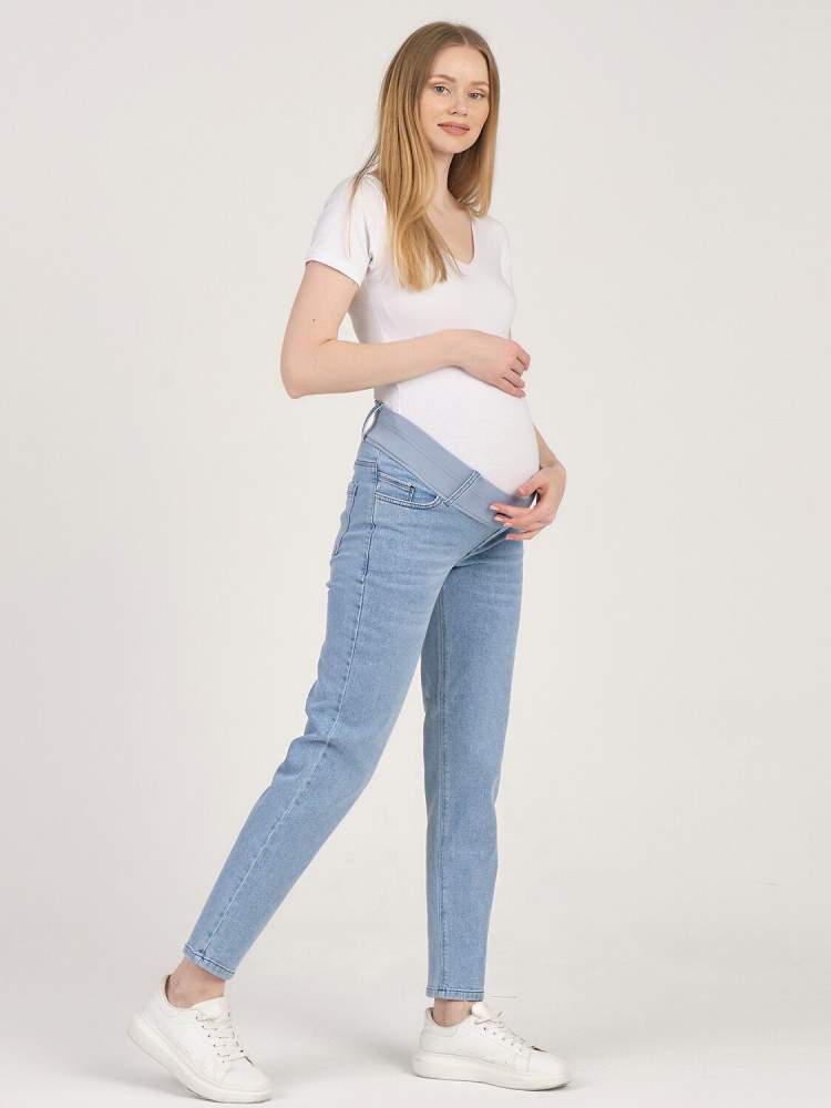 Джинсы EM для беременных и кормящих; голубой (Арт. 1406641170) Модные джинсы для беременных с удобным низким бандажом. Джинсы универсальные, можно носить и во время беременности и после родов.
Состав: хлопок 97% лайкра 3%