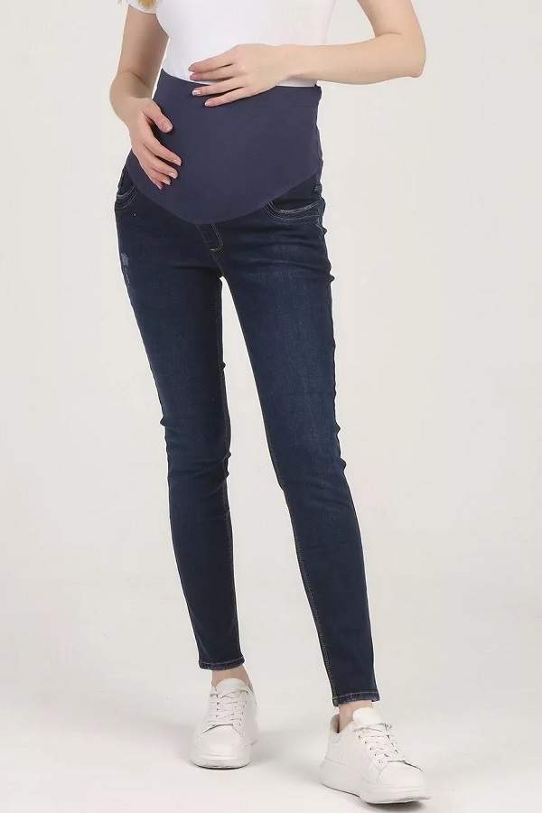 Джинсы EM для беременных; синий (Арт. 9032390370) Модные джинсы для беременных с удобным высоким бандажом. Джинсы универсальные, можно носить и во время беременности и после родов.
Состав: хлопок 97% лайкра 3%