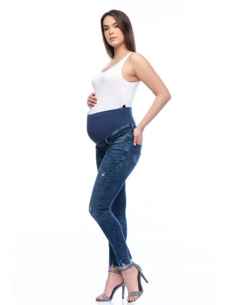 Джинсы ЕМ (Арт. 905939) Модные джинсы для беременных с удобным высоким бандажом. Джинсы универсальные, можно носить и во время беременности и после родов. 
Состав: хлопок 97% лайкра 3%