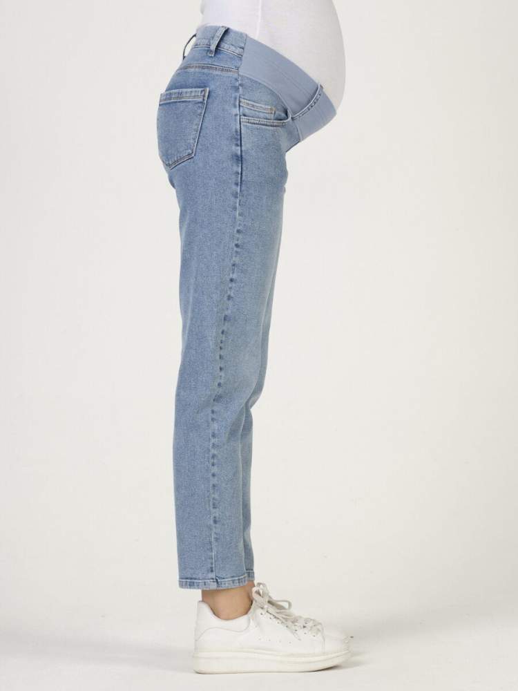 Джинсы EM MOM FIT для беременных; голубой (Арт. 14255070) Модные джинсы для беременных с удобным высоким бандажом. Джинсы универсальные, можно носить и во время беременности и после родов.
Состав: хлопок 97% лайкра 3%