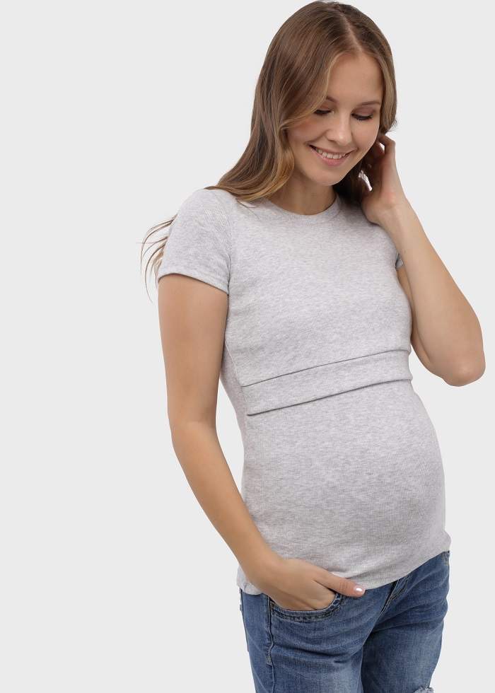 Футболка ILM Веста для беременных и кормящих; серый меланж (Арт. 103308) Универсальная базовая футболка для беременных и кормящих.
Модель полуприлегающего силуэта из хлопкового трикотажа в рубчик. Создана с учетом постепенного увеличения живота. Идеально садится на любом сроке беременности и после нее. Для легкого доступа к груди предусмотрен функциональный двуслойный подрез под грудью. Длина изделия по спинке: 62 см
Рекомендации по уходу: деликатная стирка в стиральной машине при 30°C
Состав: 65% Хлопок / 30% Полиэстер / 5% Эластан
